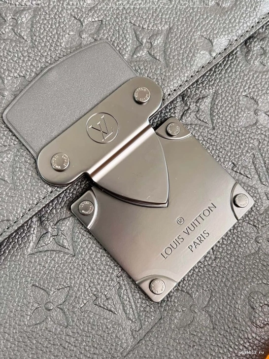 WIS LOUIS POCHETTE S-LOCK VUITTON 0919